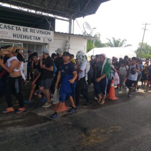 Venezolanos avanzan en caravana con la esperanza de llegar a Estados Unidos
