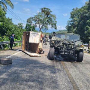Choca otro vehículo militar en Chiapas