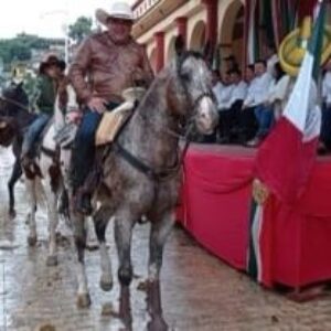En tiempos de austeridad, así es como alcaldes de Chiapas presumen sus caballos pura sangre