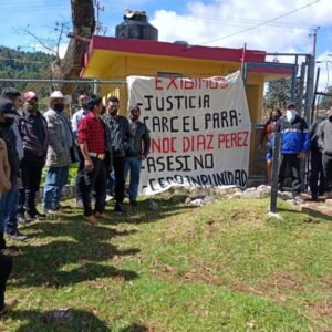 En afueras del penal de San Cristóbal, piden no liberar a ex alcalde de Pueblo Nuevo Solistahuacán
