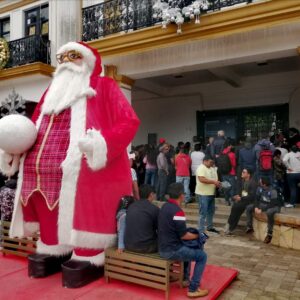 Protestan trabajadores del Ayuntamiento de Comitán para exigir el pago de aguinaldo