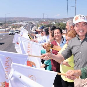 Rutilio Escandón abre al tránsito la parte superior del doble paso a desnivel del Libramiento Norte