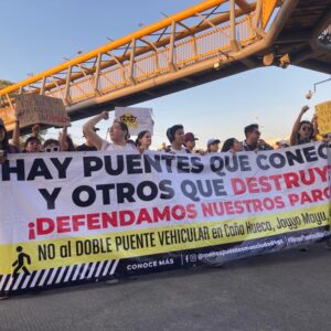 Sociedad civil, estudiantes, ambientalistas, ciclistas y familias, se movilizan contra construcción de los puentes vehiculares de dos pisos que afectará Caña Hueca, Joyyo Mayu y Tuchtlán