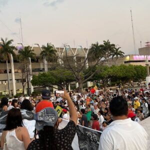 Marchan contra la construcción de puentes vehiculares de dos pisos, porque atenta contra la movilidad y el medio ambiente