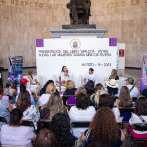 Presentación del libro de Saskia Niño de Rivera en el Congreso de Chiapas, victimas cuestionan la impunidad en los casos de feminicidios