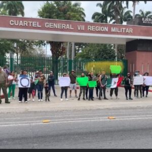 Marchan en Tuxtla Gutiérrez en defensa de las labores de integrantes de las Fuerzas Armadas