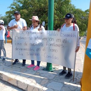 Con marcha, familiares piden aparición con vida de seis campesinos de Frontera Comalapa