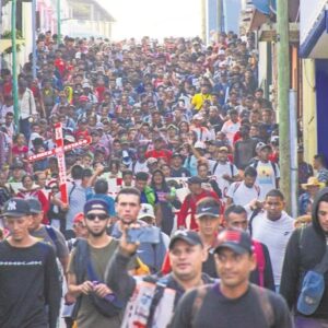 Avanza “viacrucis migrante”; llega a Huehuetán; el contingente busca diálogo con el Gobierno