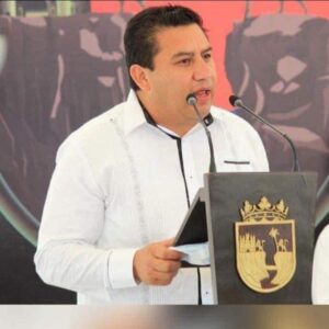 El Alcalde, el secretario municipal, el tesorero y el director de obras públicas de Jitotol sancionados por violencia política en razón de género