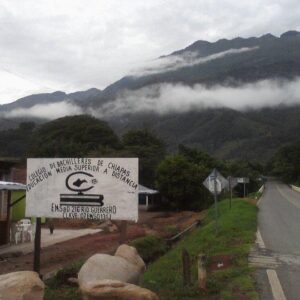 Comando armado secuestra a maestra mientras daba clases en el Cobach de Amatenango de la Frontera