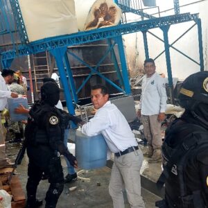 Explosión en fábrica de aguardiente deja a cinco personas heridas en Comitán