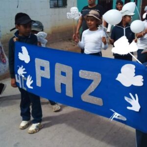 Marchan alumnos de primaria en Comitán, piden la paz en la frontera