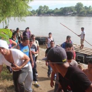 Captan cuerpo embolsado y amarrado flotando en el río Suchiate