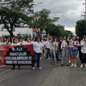 Protestan trabajadores del Poder Judicial de la Federación en la sede Chiapas