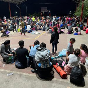 Se desintegra caravana migrante en Mapastepec, ante la promesa del INM de atender sus casos