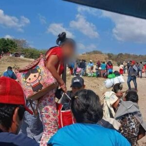 Retornan a comunidades del municipio de Socoltenango 28 familias que se desplazaron por la violencia