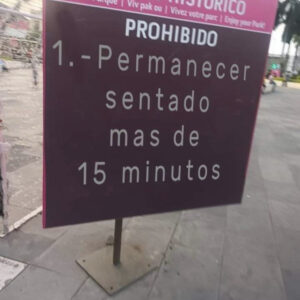 En Tapachula, el ayuntamiento prohíbe permanecer más de 15 minutos en el Parque Central.