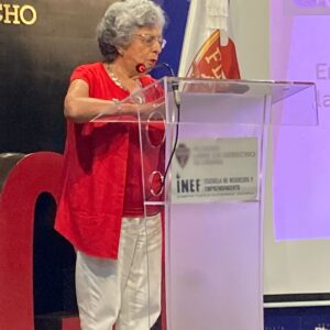 Las mujeres en el poder es una cosecha numérica, “llegan a posiciones de poder, sin poder real; están acotadas por la estructura masculina”: Sara Lovera