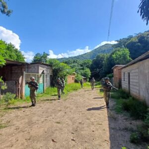 Huyen 400 habitantes de Nueva Reforma, municipio de Chicomuselo por una bomba que les lanzaron