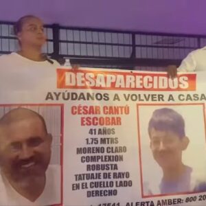 Familiares del mecánico César Cantú y su hijo suplican en marcha su regreso con vida