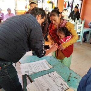 Después de 24 años, comunidades zapatistas reciben actas de nacimiento y reconocimiento oficial en Chiapas