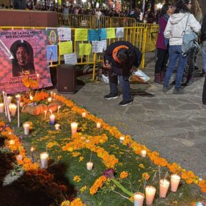 Instalan altar en memoria del padre Marcelo Pérez en San Cristóbal de las Casas