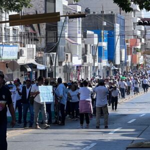 Gobernador busca “pacificar” Chiapas con la prohibición de peleas de gallos y carreras de caballos