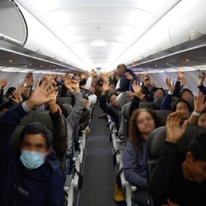 Llegó un cuarto vuelo con mexicanos deportados de Estados Unidos al aeropuerto de Tapachula