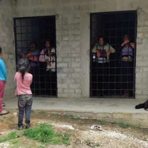 Encarcelan a cuatro mujeres tsotsiles de Chamula por negarse a ceder terreno con manantial