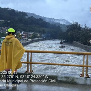 Más de 230 familias afectadas y vías incomunicadas por Frente Frío número 13 en Chiapas