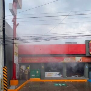 Ola de violencia en Chiapas tras abatimiento de El Mencho; incendian Oxxos y vehículos