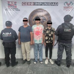 Quema de Oxxos y vehículos el domingo, deja tres detenidos en Tuxtla; Fiscalía omiten otros hechos violentos